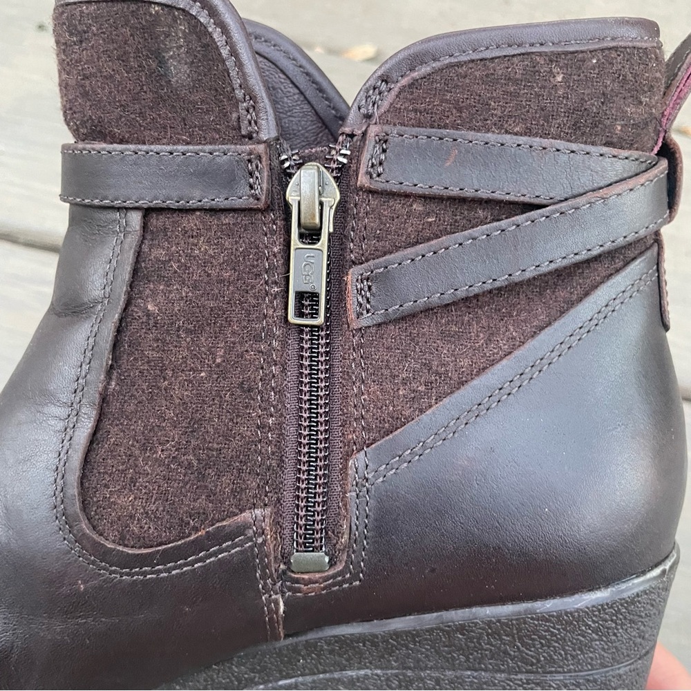 UGG Stout Emalie Brown Leather Ankle Wedge Boots size 9 - Picture 12 of 16